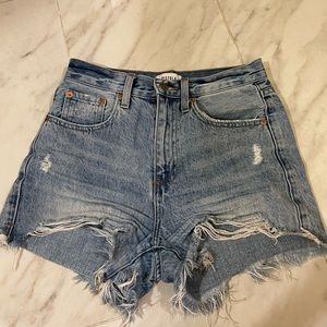 Pistola High rise shorts, light/med wash, size 24